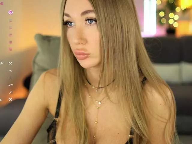 -white-kitty- on BongaCams