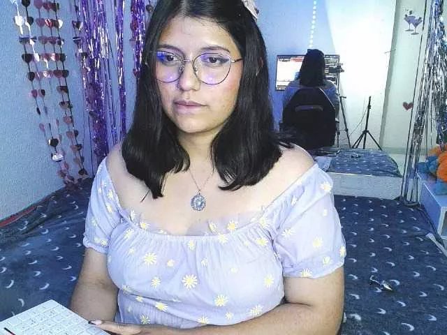 Freechat 1sarah on BongaCams