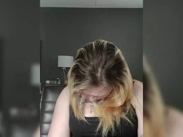 Adelaideskyy on BongaCams 