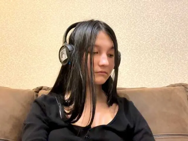 AideLandaker on BongaCams