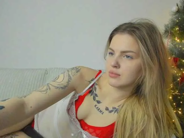 Offline AkylinaGold on BongaCams