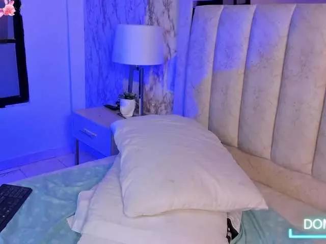 Naked AlaiaMoretti wants you to fuck her body now AlaiaMoretti from BongaCams