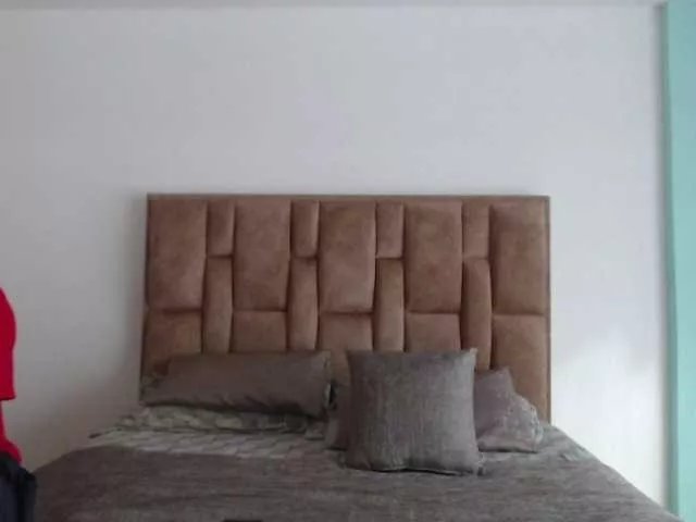 Offline alejhandramora on BongaCams