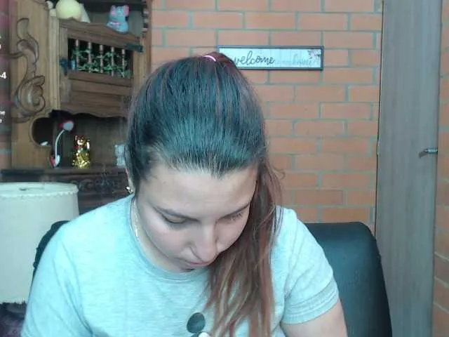 alexa-kiut on BongaCams