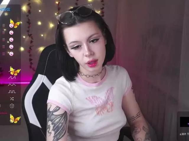 Alexahotbaby on BongaCams 