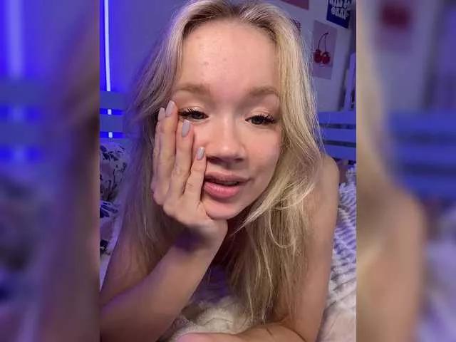 Offline alicecutey on BongaCams