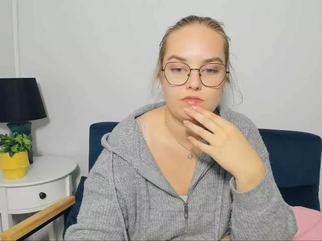 Admire 21 years old AlicePretty69 from BongaCams AlicePretty69 from BongaCams