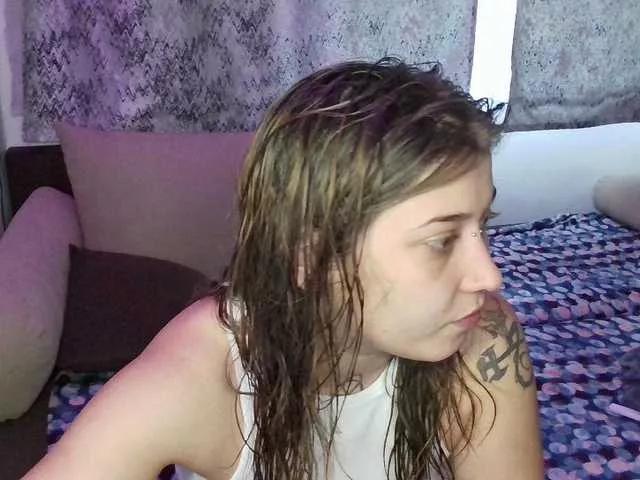 Aliens4twenty on BongaCams