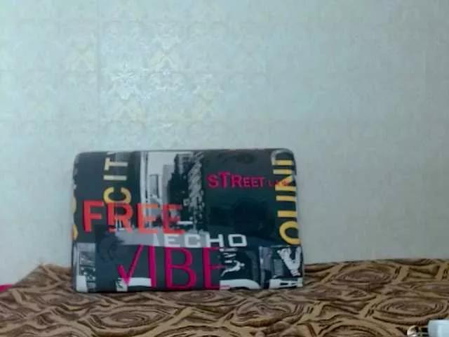 aliiicestone from BongaCams