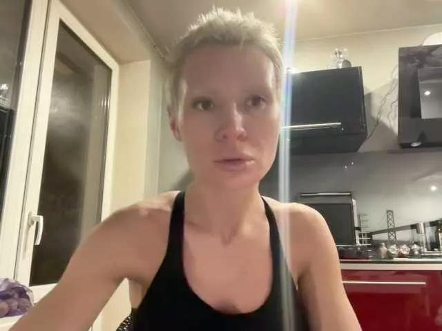 Alisa-Fox on BongaCams