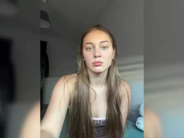 Alisa3 on BongaCams