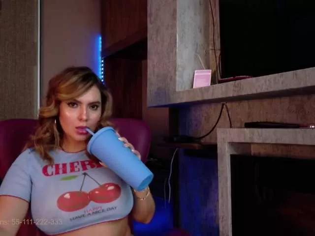 alishaindira2 on BongaCams