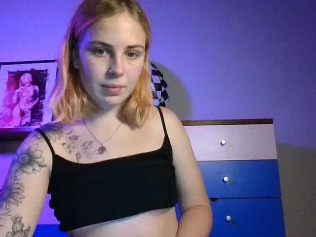 Offline AlisMoona on BongaCams