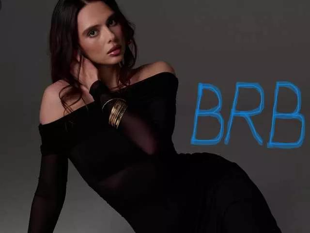 Sweet Allla wants you to fuck her body now Allla from BongaCams