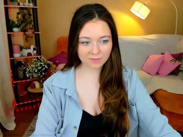 AlluringLookk on BongaCams