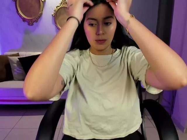 Offline AmbarJames on BongaCams