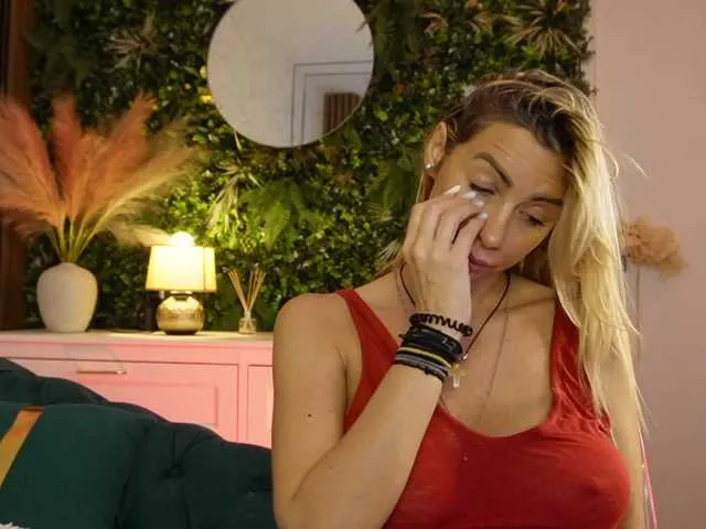 Offline angell-wow on BongaCams