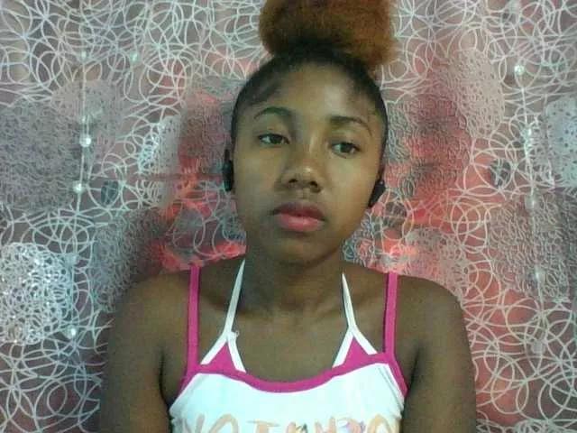 Annah21 on BongaCams 