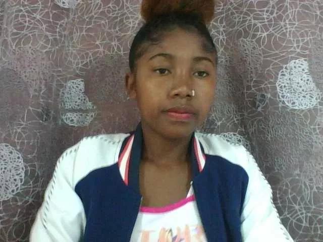 Annah21 on BongaCams 