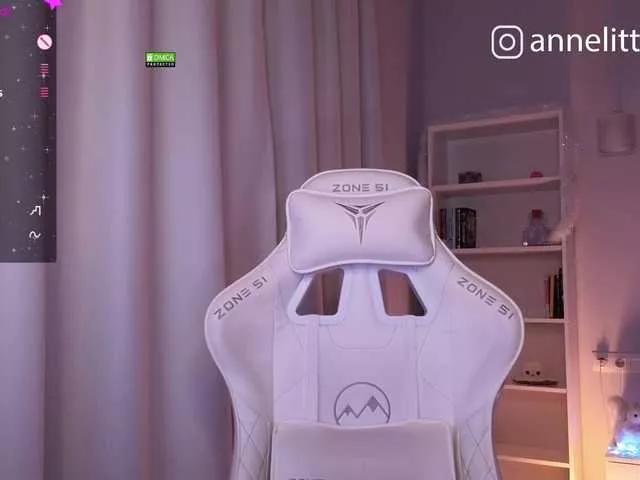 Annelitt on BongaCams