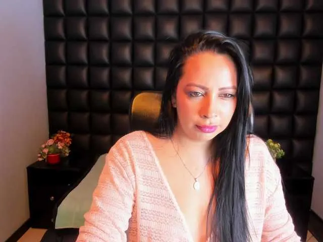 Ashleymontenegro on BongaCams
