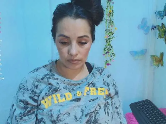 Offline ashleyxx20 on BongaCams