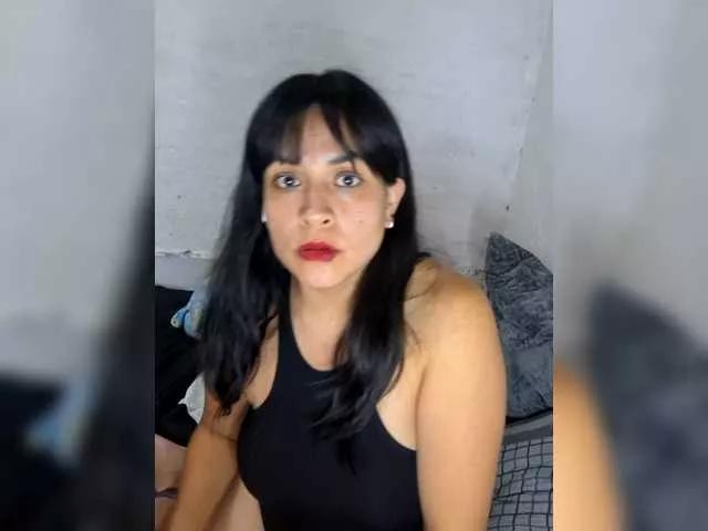 astridcollins on BongaCams