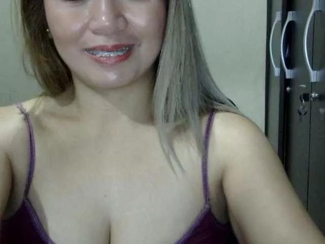 aubrey11 on BongaCams 