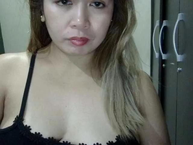 aubrey11 on BongaCams 