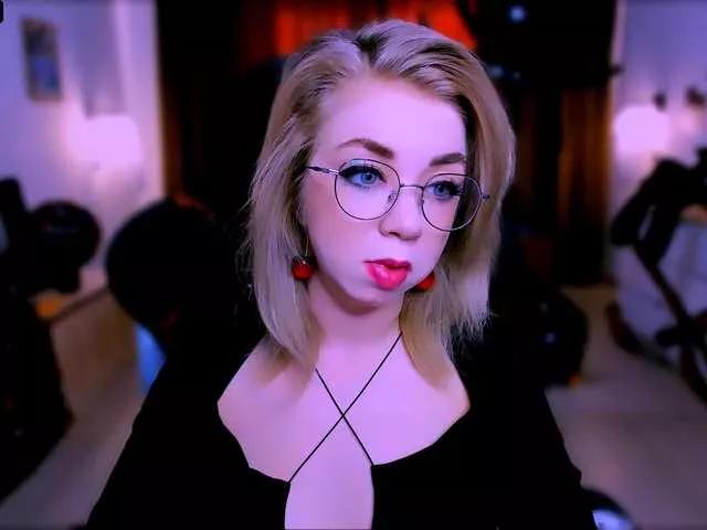 Offline BabyNicole on BongaCams