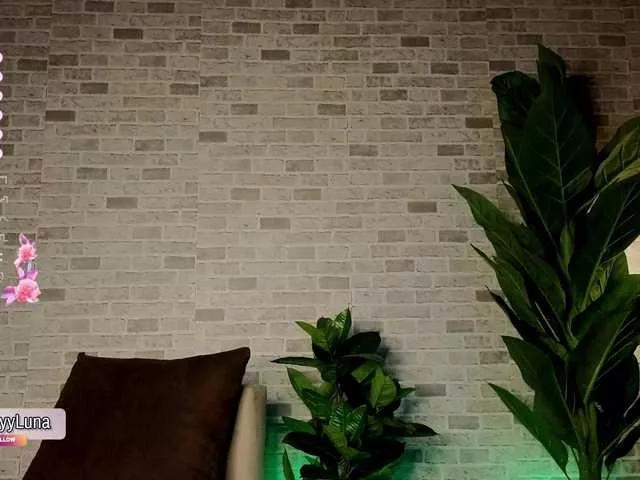 Offline babyyyluna on BongaCams