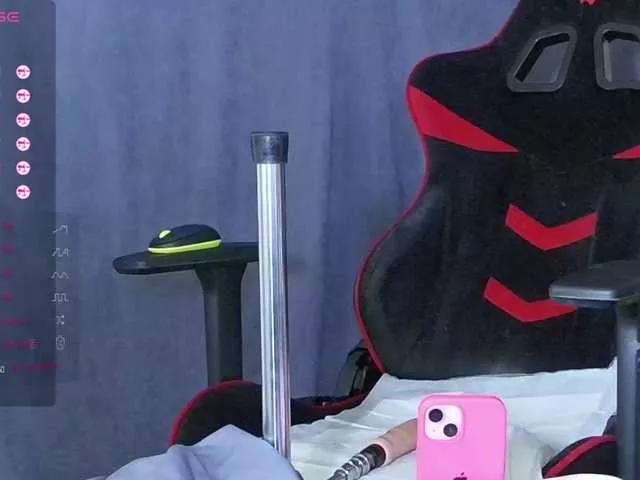 BattyHils on BongaCams 