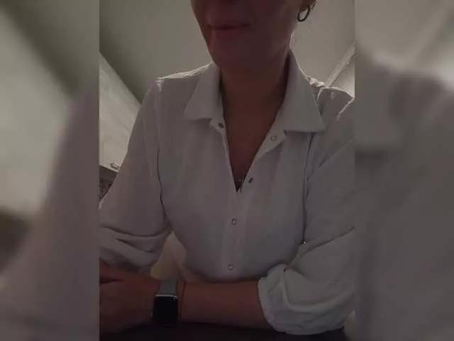 Offline Biggirl777 on BongaCams