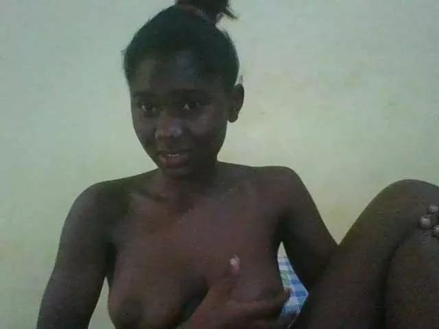 Blackgally2 on BongaCams 