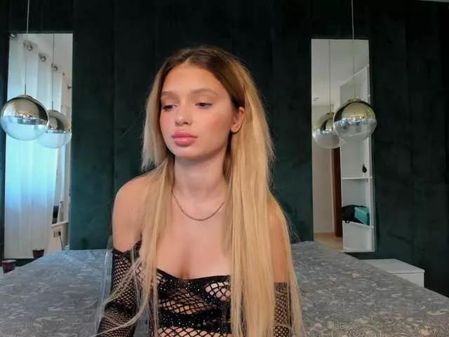 Blondie-quinn on BongaCams 