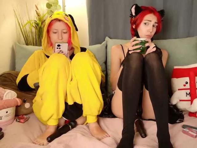 Discover Bloom-and-Shen, they want to masturbate for you Bloom-and-Shen from BongaCams