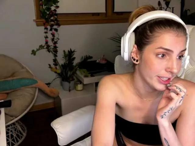 Breakingamber on BongaCams