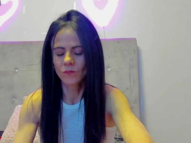 Offline brianaflynt on BongaCams
