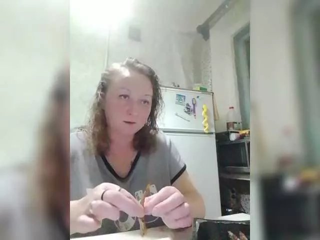 Offline BrideyMollie on BongaCams