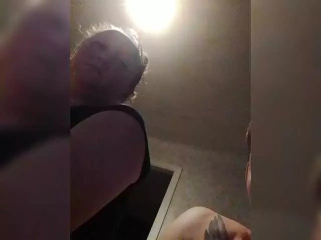 Offline BrideyMollie on BongaCams