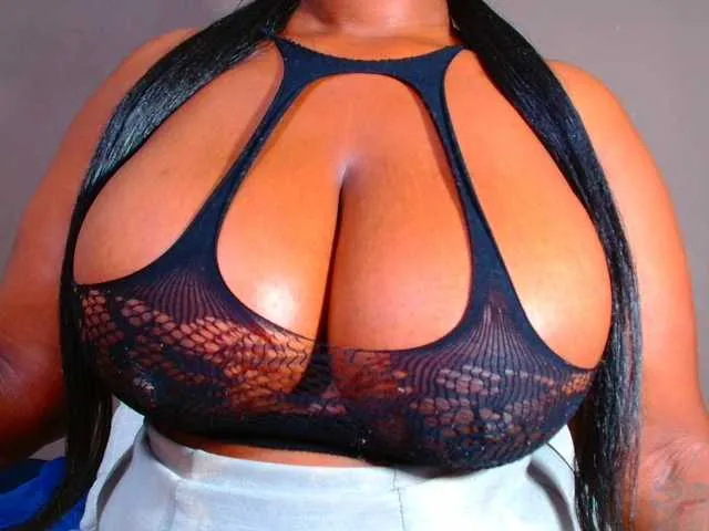 Offline BUSTYDIAMOND on BongaCams