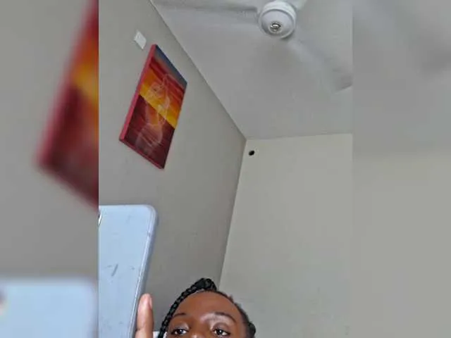 Camdolie — Crazy Squirts !creamy cums.. it all starts with one token..make me scream daddy 