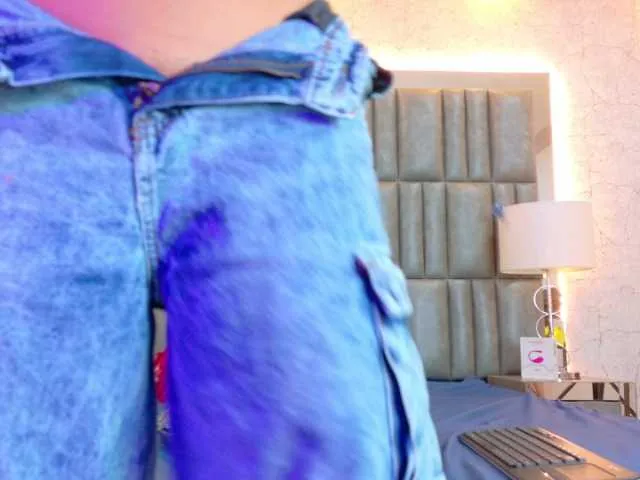 Offline CamileJohnston on BongaCams