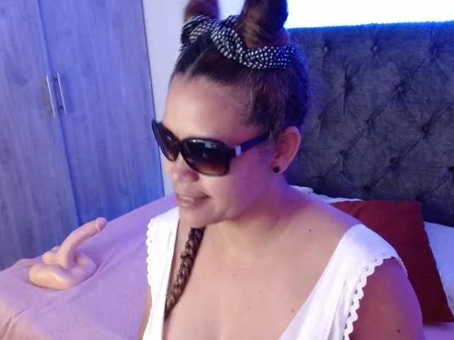 Candela-lat on BongaCams 