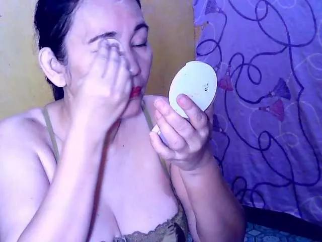 Offline Carmela4u on BongaCams