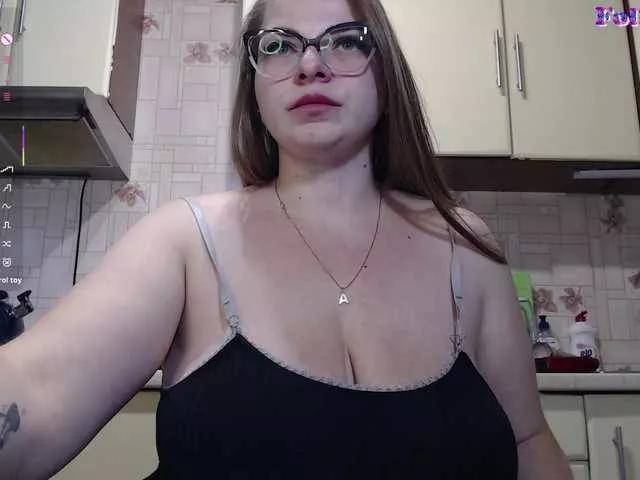 CarolinaDiamond33 on BongaCams