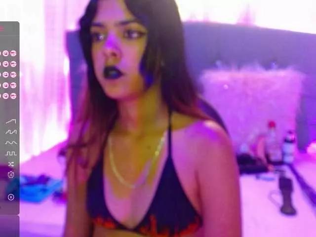 Cayleenn on BongaCams 