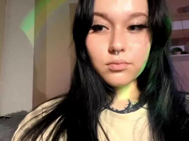 Offline CharlaJarman on BongaCams