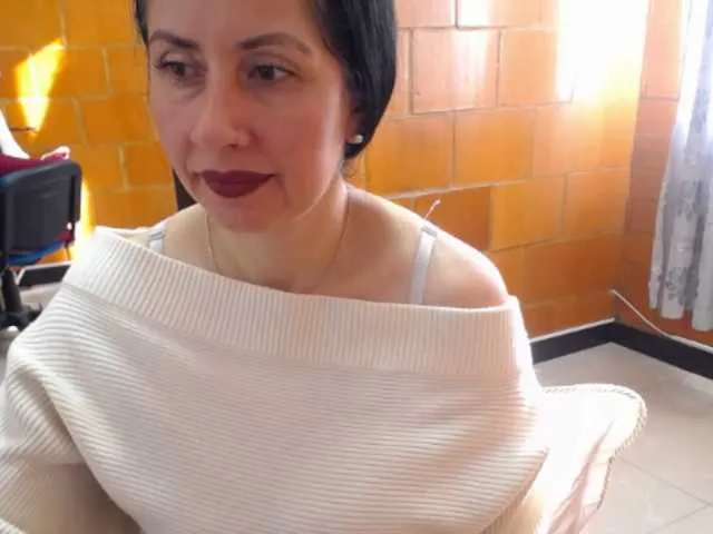 Charlotemple5 on BongaCams