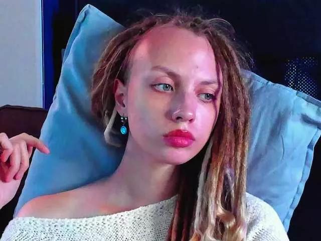 CherryNorth on BongaCams